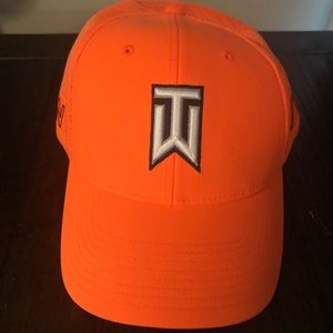 Nike Tiger Woods Fitted Hat L-XL
